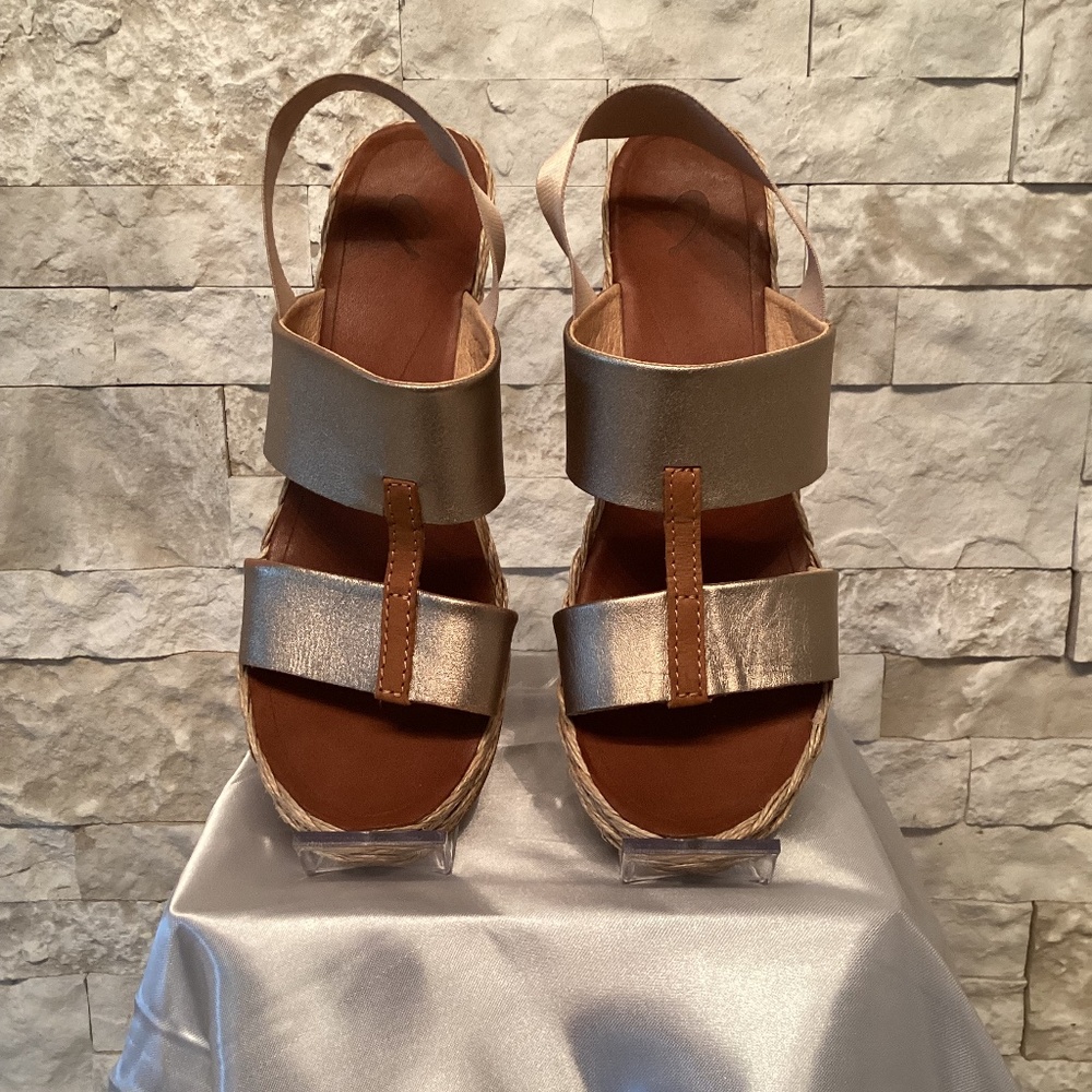 OluKai Lile Wedge Sandals